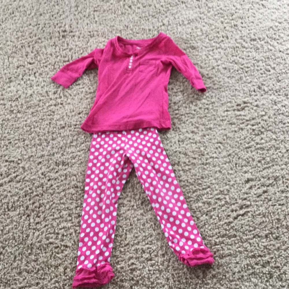 An long sleeve and pants cute outfit